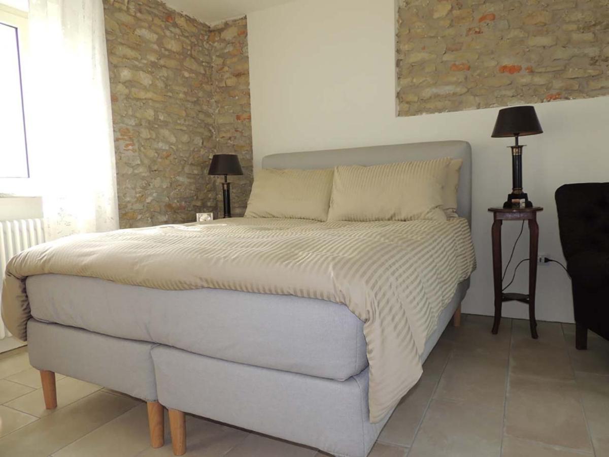 La Luce Delle Colline Bed & Breakfast Serravalle delle Langhe Exterior photo