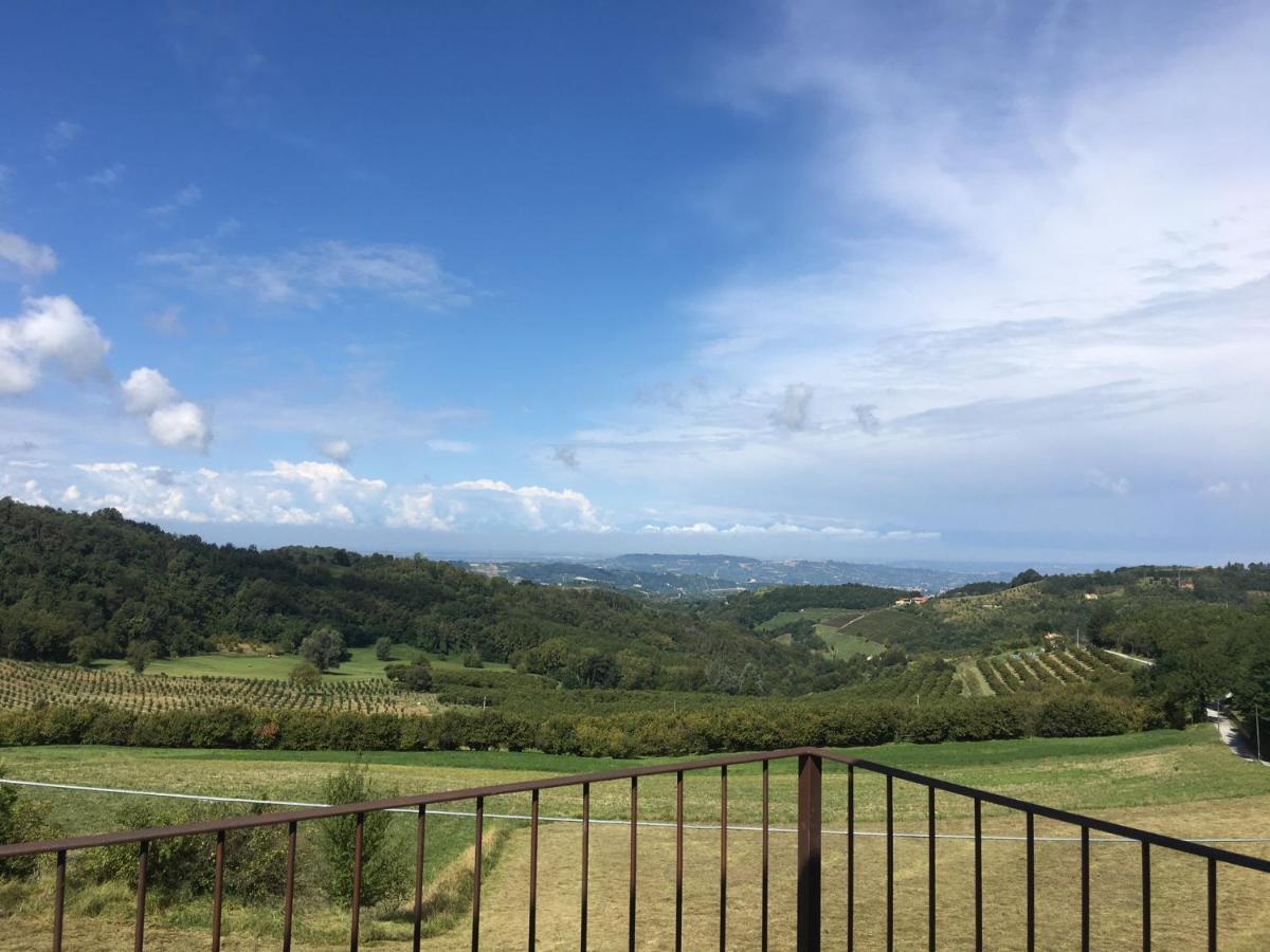 La Luce Delle Colline Bed & Breakfast Serravalle delle Langhe Exterior photo