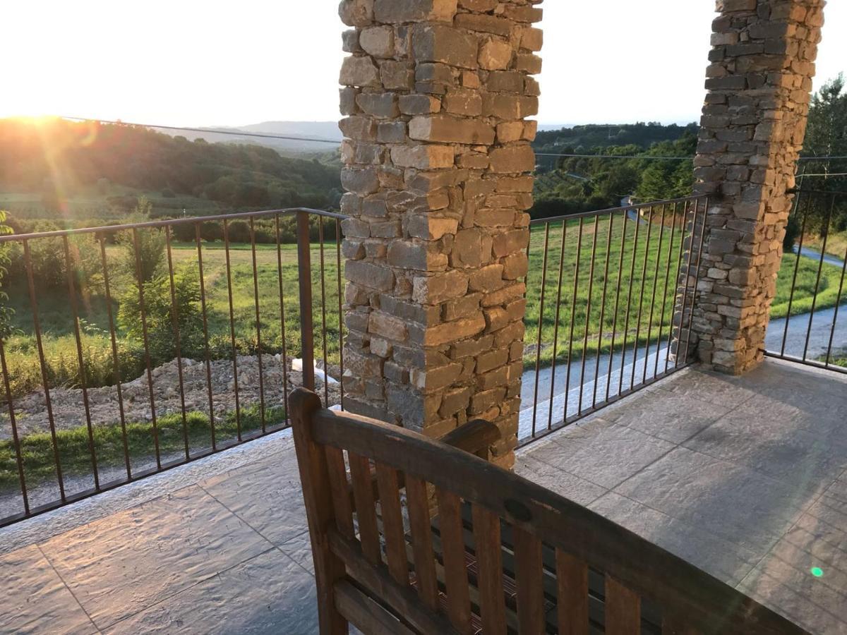 La Luce Delle Colline Bed & Breakfast Serravalle delle Langhe Exterior photo