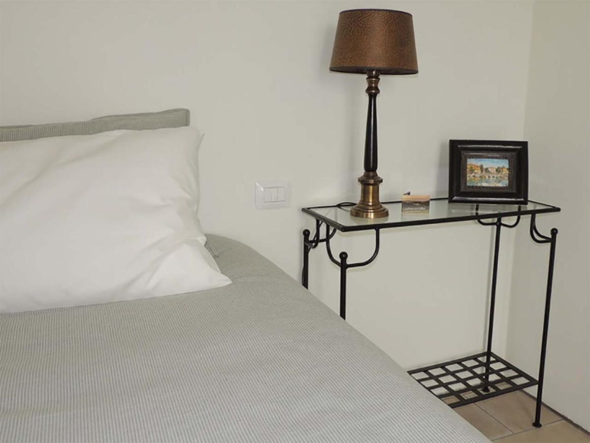 La Luce Delle Colline Bed & Breakfast Serravalle delle Langhe Exterior photo