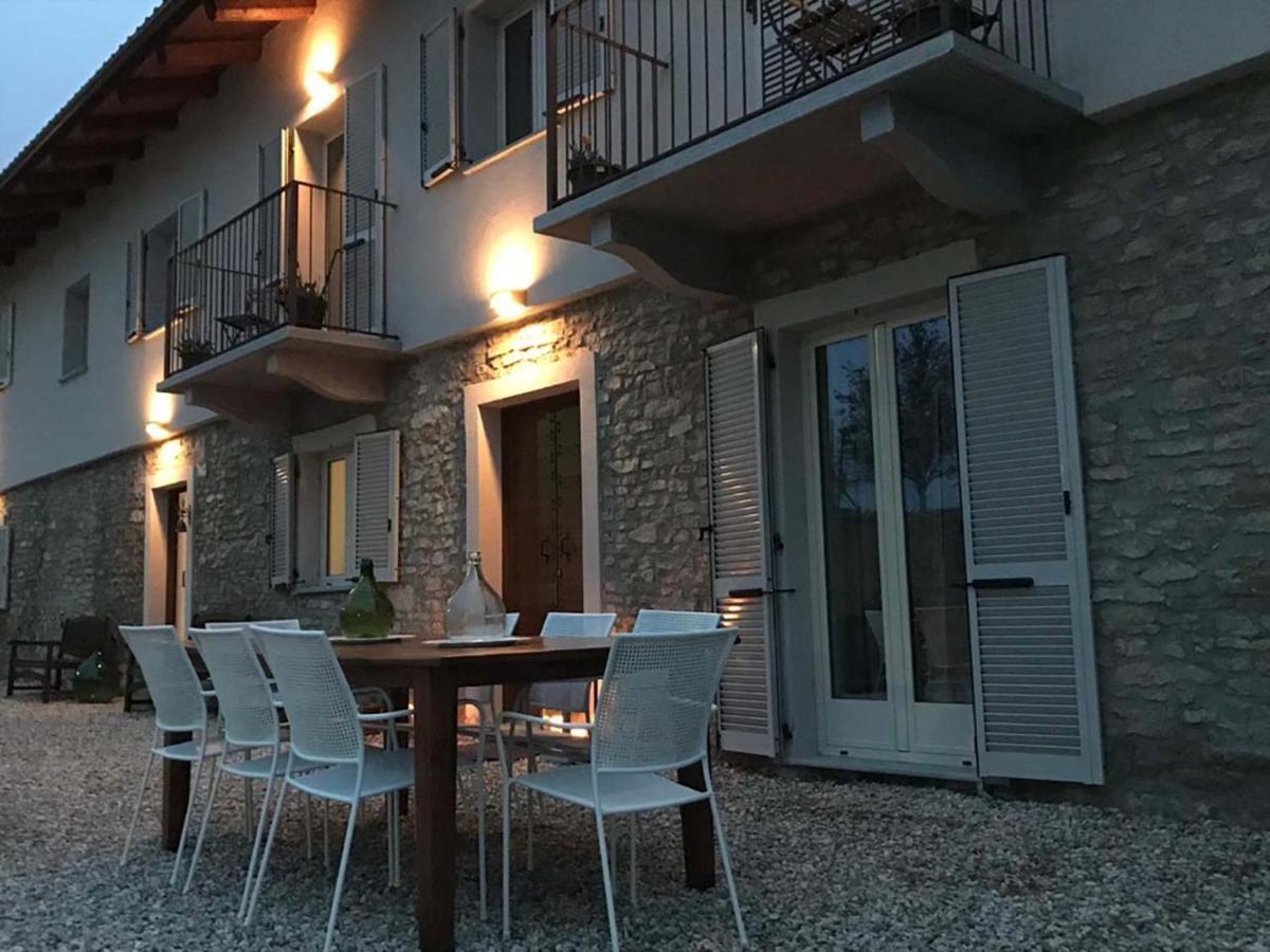 La Luce Delle Colline Bed & Breakfast Serravalle delle Langhe Exterior photo