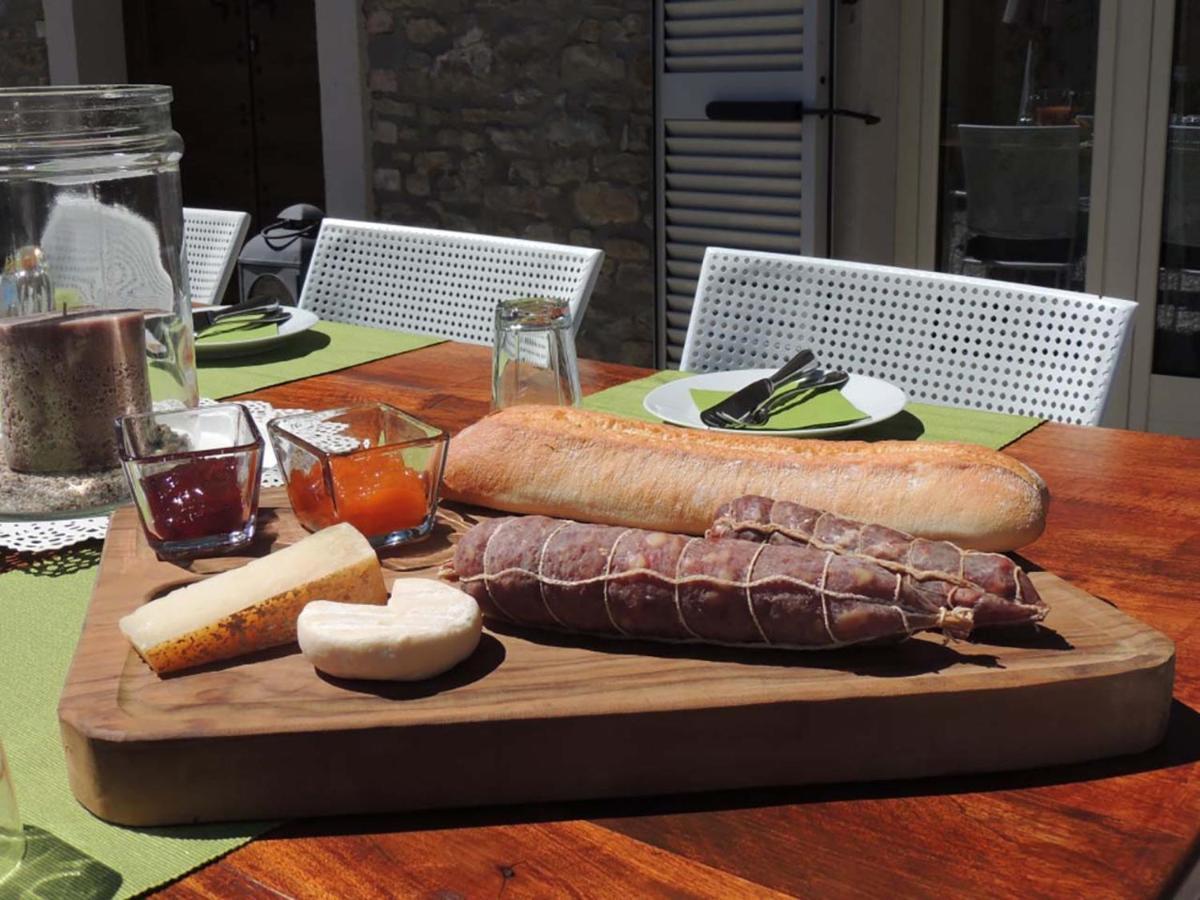 La Luce Delle Colline Bed & Breakfast Serravalle delle Langhe Exterior photo
