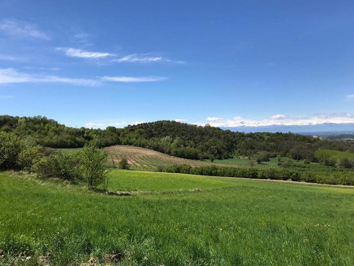 La Luce Delle Colline Bed & Breakfast Serravalle delle Langhe Exterior photo
