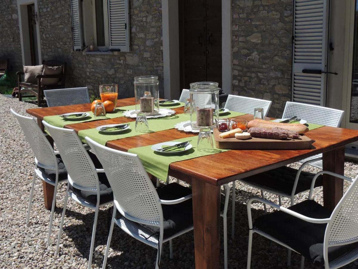 La Luce Delle Colline Bed & Breakfast Serravalle delle Langhe Exterior photo