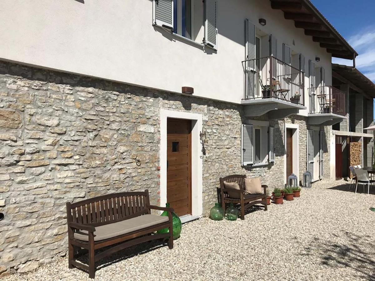 La Luce Delle Colline Bed & Breakfast Serravalle delle Langhe Exterior photo