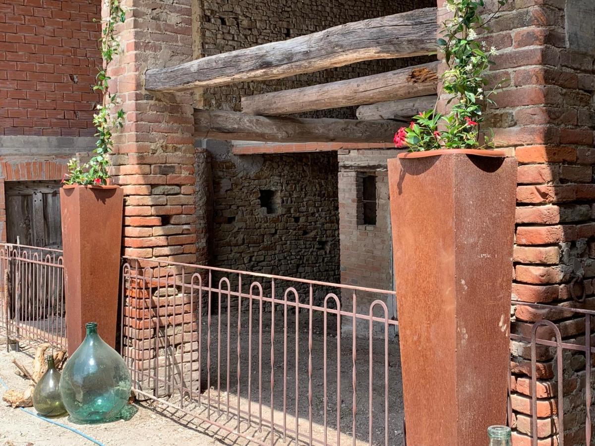 La Luce Delle Colline Bed & Breakfast Serravalle delle Langhe Exterior photo