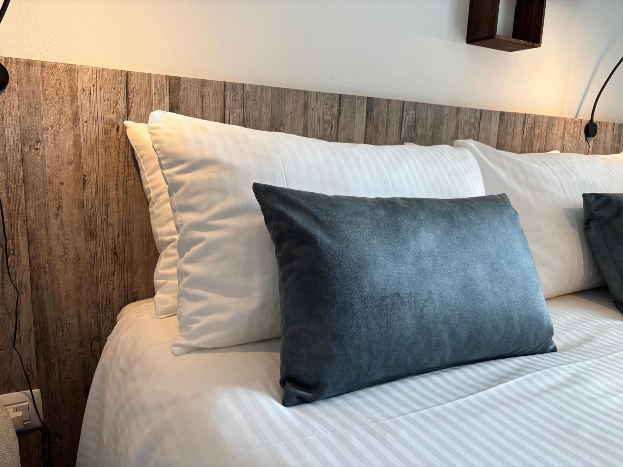 La Luce Delle Colline Bed & Breakfast Serravalle delle Langhe Exterior photo