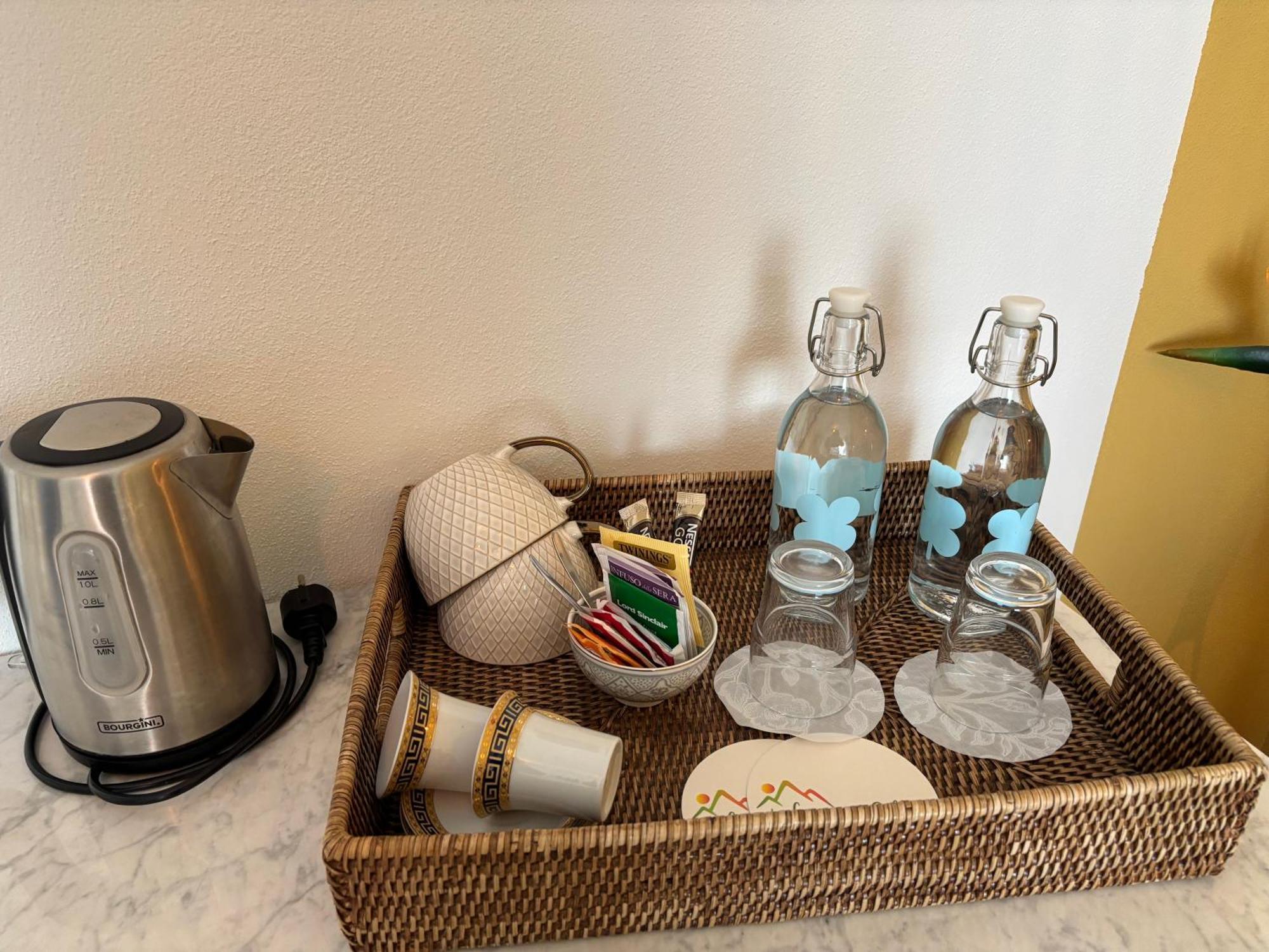 La Luce Delle Colline Bed & Breakfast Serravalle delle Langhe Exterior photo