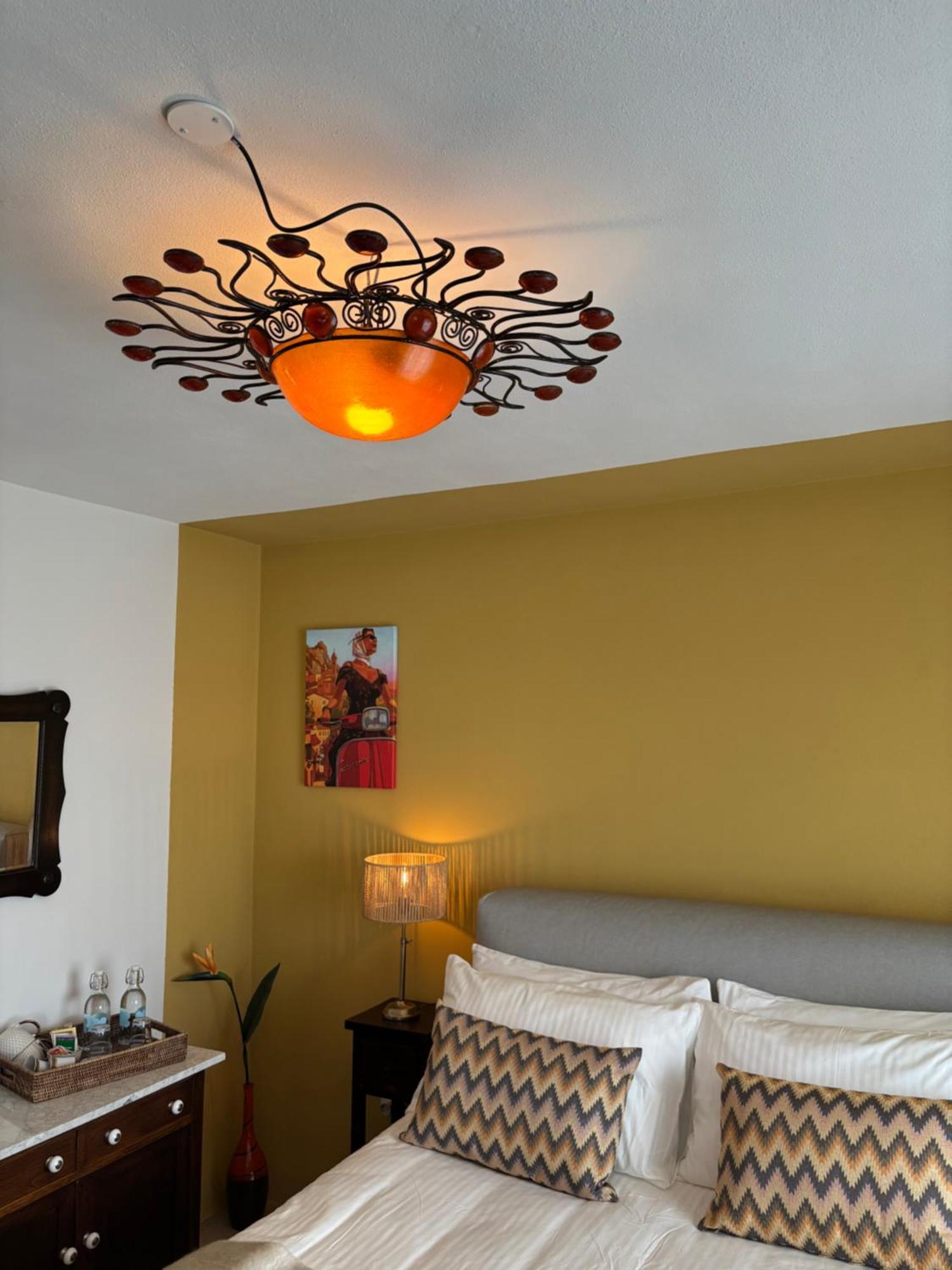 La Luce Delle Colline Bed & Breakfast Serravalle delle Langhe Exterior photo