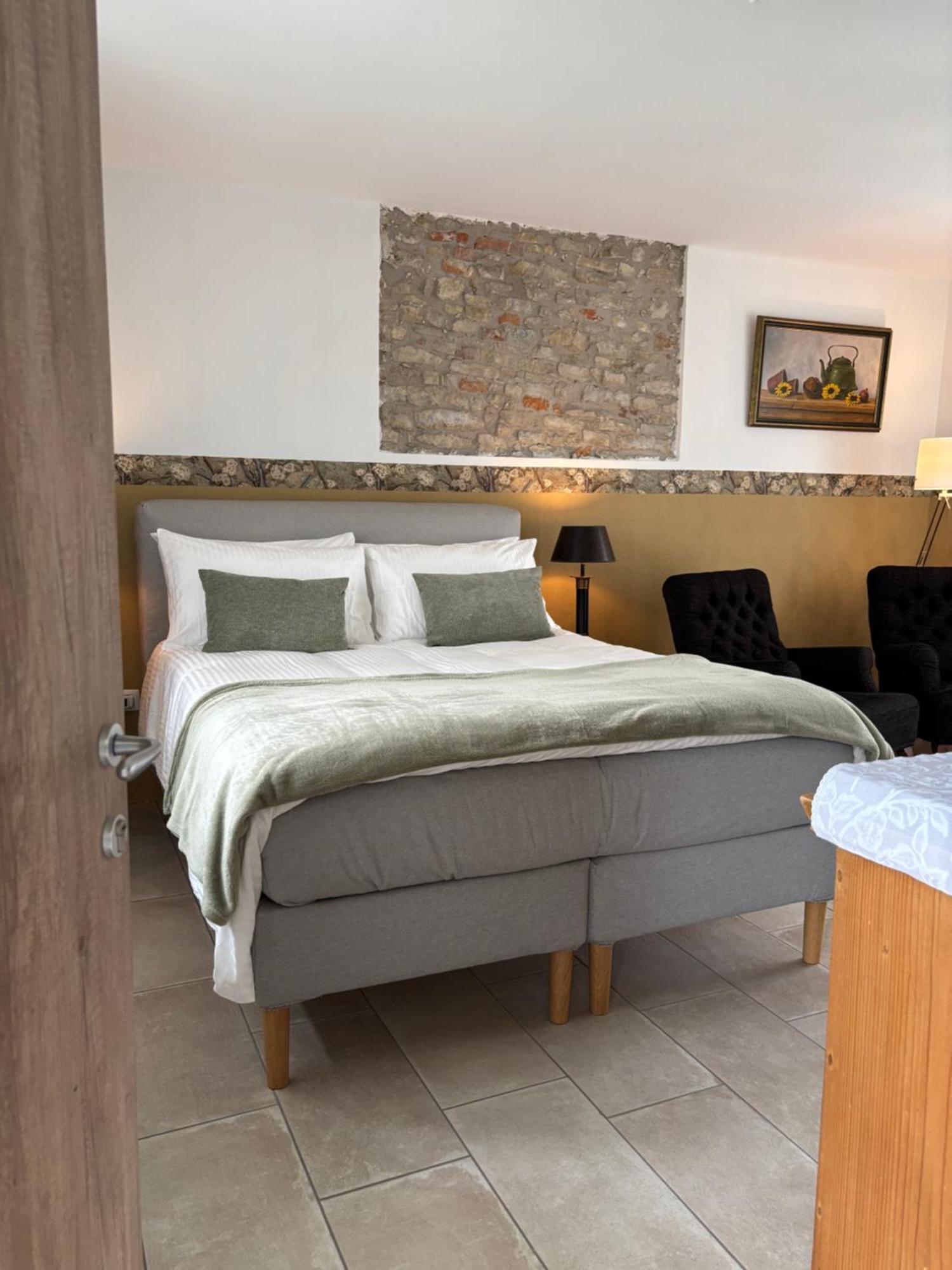 La Luce Delle Colline Bed & Breakfast Serravalle delle Langhe Exterior photo